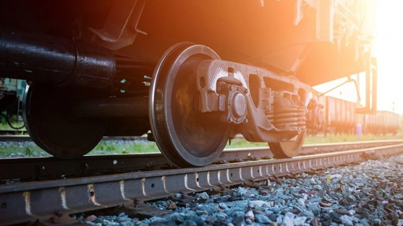 "ჩვენ შევისყიდით 50 ახალ ლოკომოტივს, ასევე 1 500 ახალ ვაგონს, დავნერგავთ თანამედროვე სარკინიგზო სისტემებს" - პრემიერი