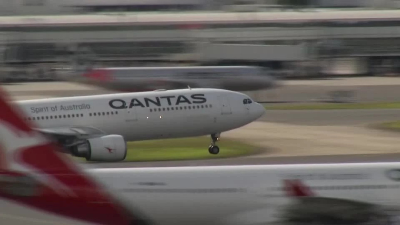 Qantas Airways-ი გაუქმებულ რეისებზე ბილეთების გაყიდვისთვის $66 მლნ-იან ჯარიმას გადაიხდის