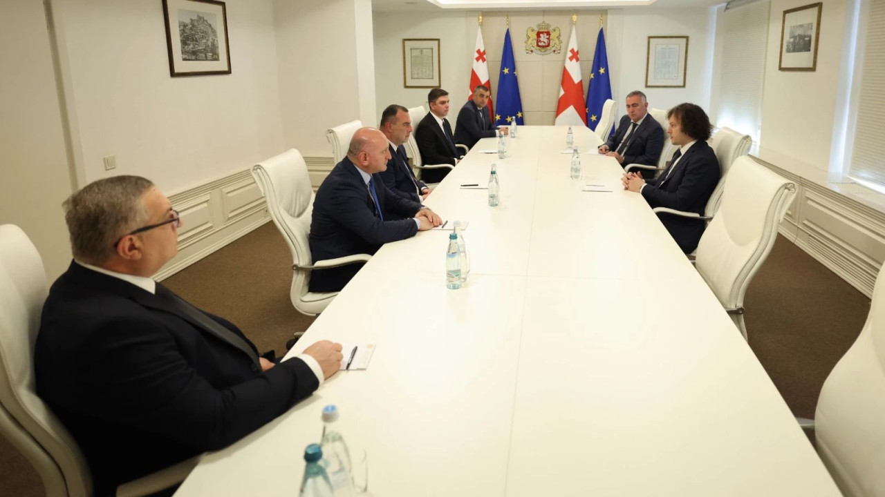 ირაკლი კობახიძემ ხუთ რეგიონში ახალი სახელმწიფო რწმუნებულები დანიშნა