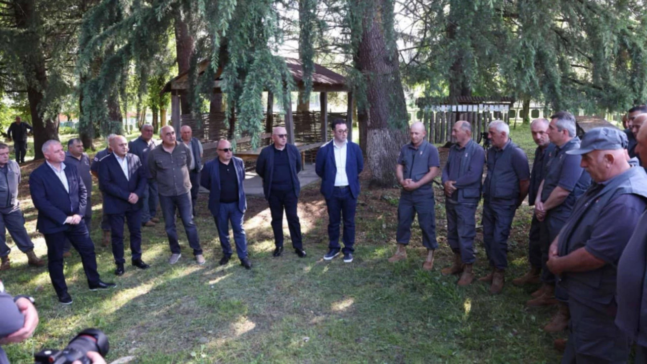 დავით სონღულაშვილი ყვარელში სატყეო სამსახურის თანამშრომლებს შეხვდა და მათ სამუშაო პირობებს ადგილზე გაეცნო
