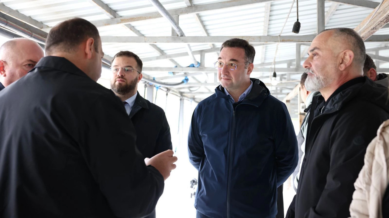 დავით სონღულაშვილმა ზუთხის საშენი მეურნეობა დაათვალიერა