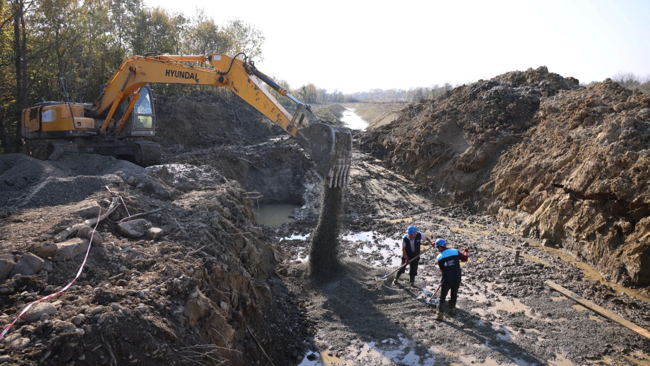 ქუთაისის საერთაშორისო აეროპორტის ტერიტორიაზე სანიაღვრე სისტემის მოწყობის სამუშაოები მიმდინარეობს