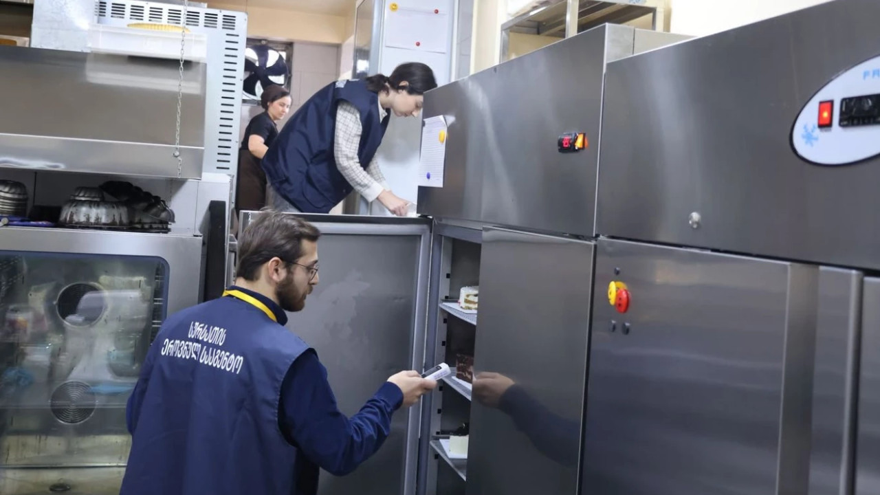 სურსათის ეროვნული სააგენტო საკონდიტროებს ამოწმებს