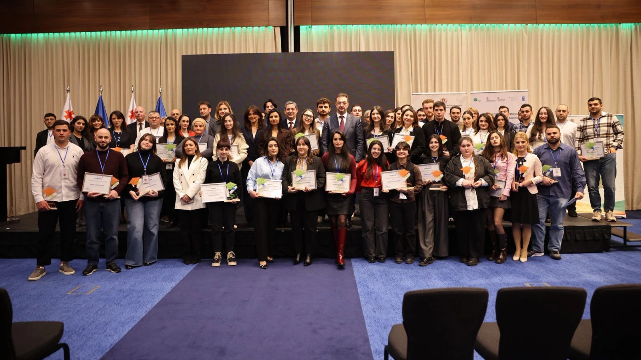 მწვანე და აგროსტიპენდიანტების დაჯილდოება გაიმართა