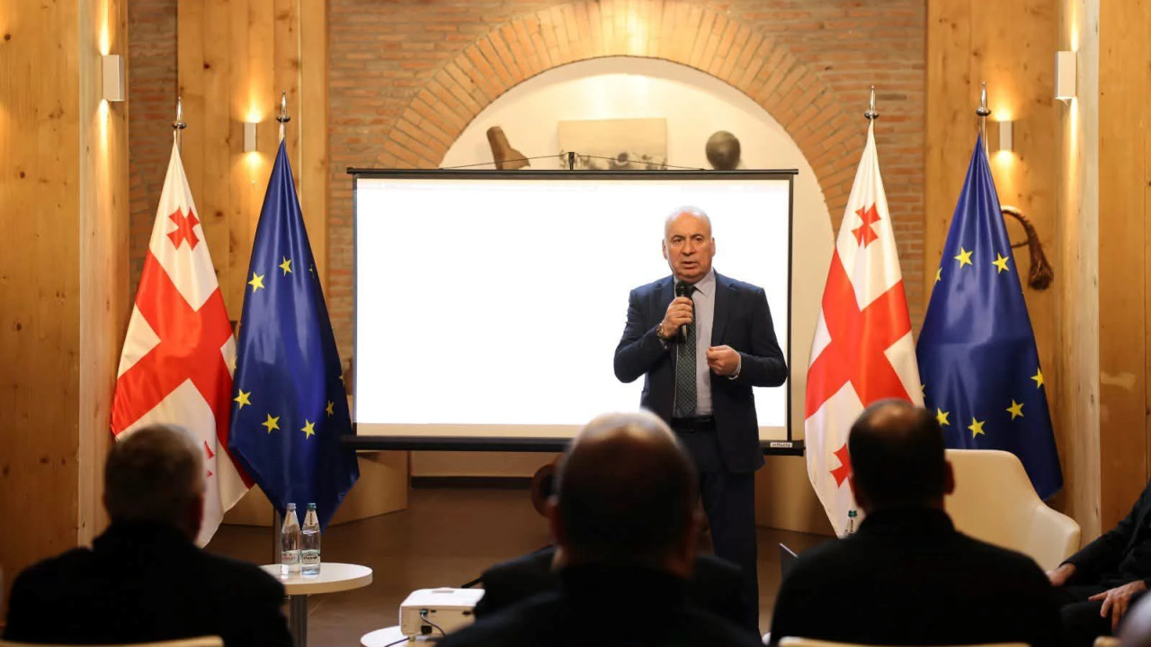 სოლომონ პავლიაშვილი ავტოიმპორტიორებს შეხვდა