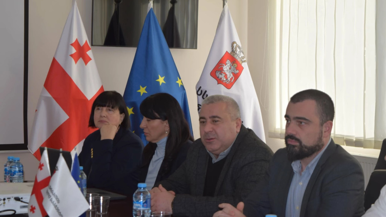 ქუთაისში, თევზმომშენებელ ფერმერებთან სამუშაო შეხვედრა გაიმართა