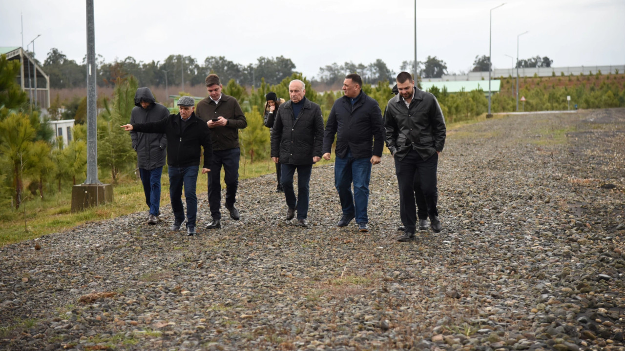 სოლომონ პავლიაშვილი გურიის სანაპირო ზოლის დასუფთავების სამუშაოებს გაეცნო და ქობულეთის მუნიციპალიტეტში ნარჩენების განთავსების თანამედროვე ობიექტი დაათვალიერა