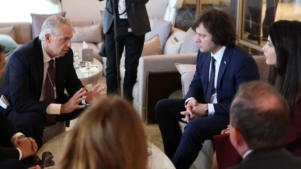 ირაკლი კობახიძე Philip Morris International-ის ცენტრალური აზიისა და კავკასიის რეგიონის პრეზიდენტს შეხვდა