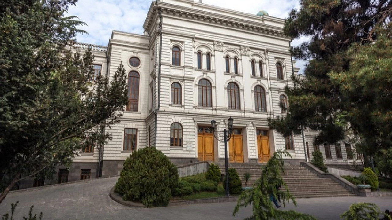 პრემიერი - დღეს, საქართველოს მთავრობა ამტკიცებს სახელმწიფო უნივერსიტეტებში სტუდენტების მიღების კვოტებს