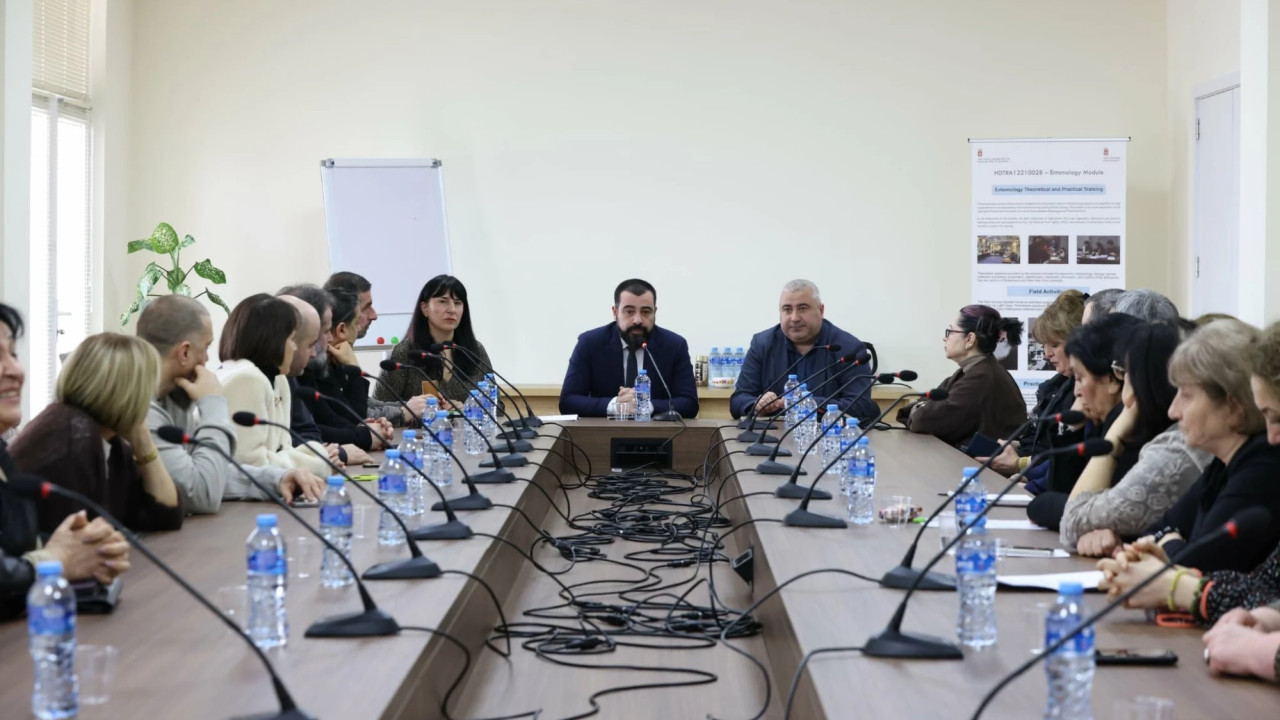 სოფლის მეურნეობის სახელმწიფო ლაბორატორიის ვეტერინარულ კლინიკების წარმომადგენლებთან სამუშაო შეხვედრა გაიმართა