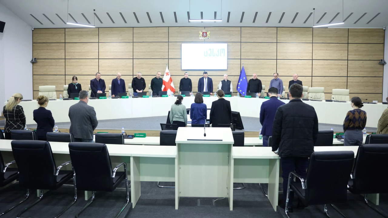 ცესკოს სხდომაზე ილია მეორის ხსოვნას პატივი მიაგეს