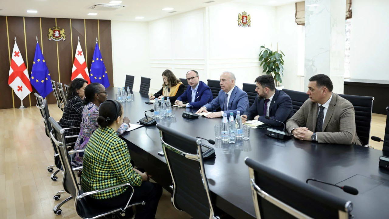 სოლომონ პავლიაშვილი სამხრეთ კავკასიაში მსოფლიო ბანკის რეგიონულ დირექტორ როლანდ პრაისს შეხვდა