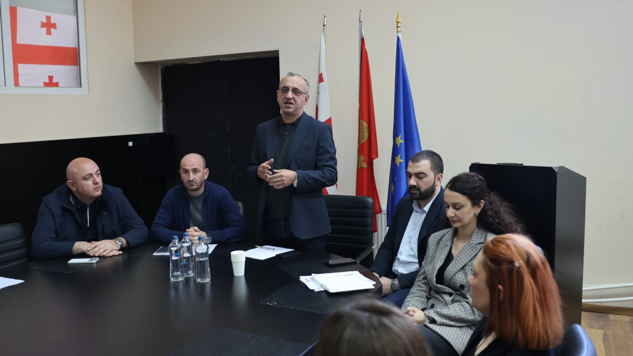 სარწყავი სეზონის ორგანიზების საკითხებზე ქარელის მუნიციპალიტეტში ფერმერებთან შეხვედრა გაიმართა