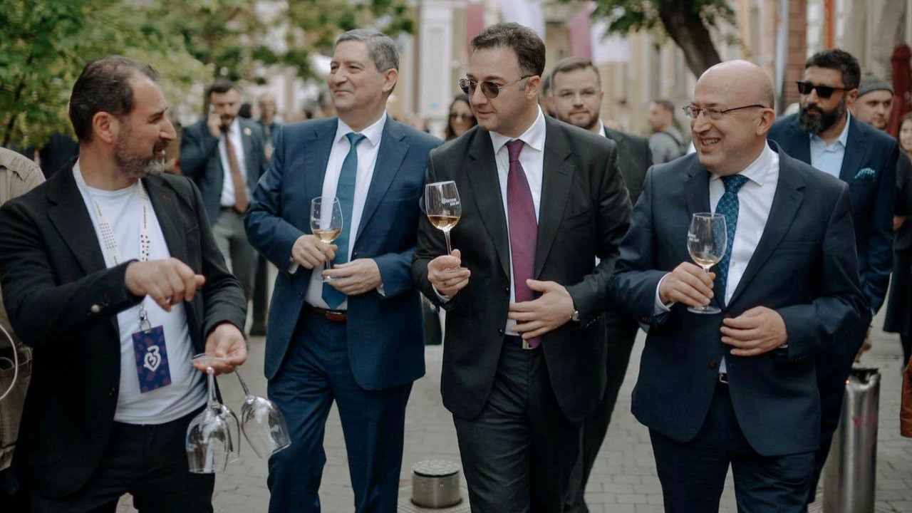 დავით სონღულაშვილი ღვინის ეროვნული დღის ფარგლებში გამართულ ქართული ღვინის გამოფენა-დეგუსტაციას დაესწრო