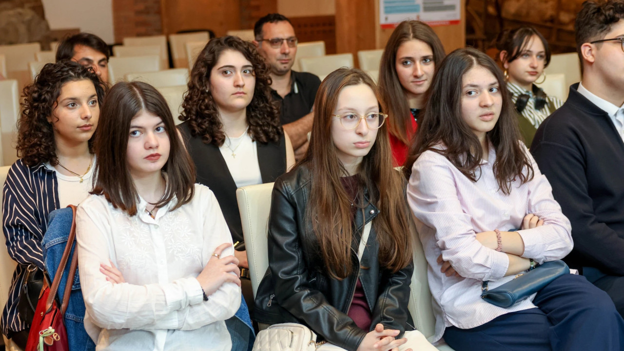 ახალგაზრდა დიპლომატთა სკოლის მონაწილეებისთვის გარემოსდაცვით თემებზე ტრენინგები გაიმართა