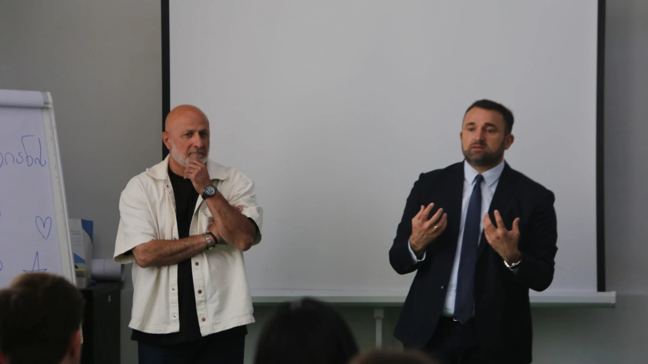 საარჩევნო ადმინისტრაციის შეხვედრა ახალგაზრდებთან ბაკურიანში